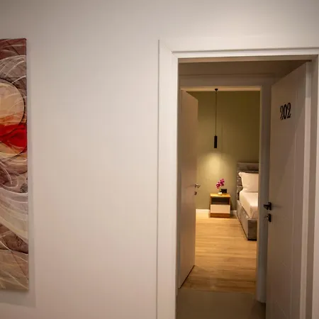 Klaus Ξενοδοχείο Τίρανα