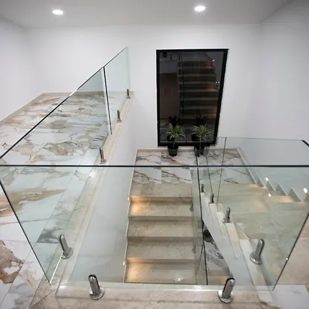 Klaus 4* Τίρανα