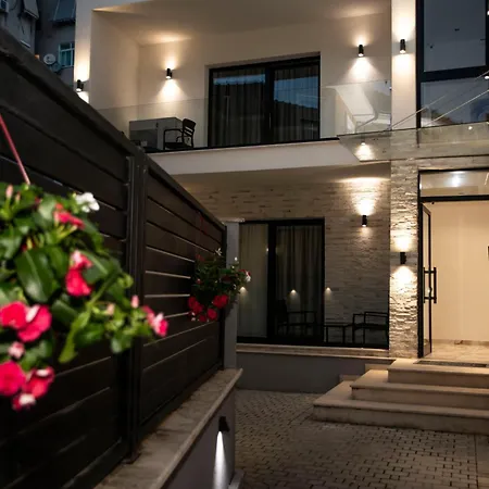 Klaus 4* Тирана