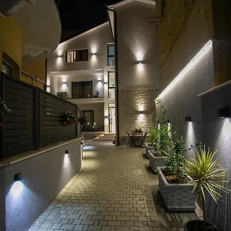 Klaus 4* Тирана