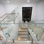 Klaus 4* Tirana