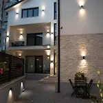 Klaus 4* Tirana