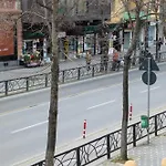 Klaus 4* Tirana